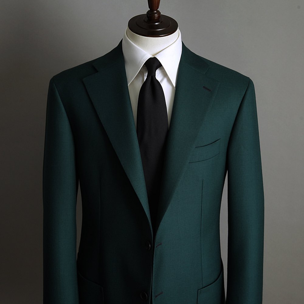 The Mayfair Green Suit – jacket front view