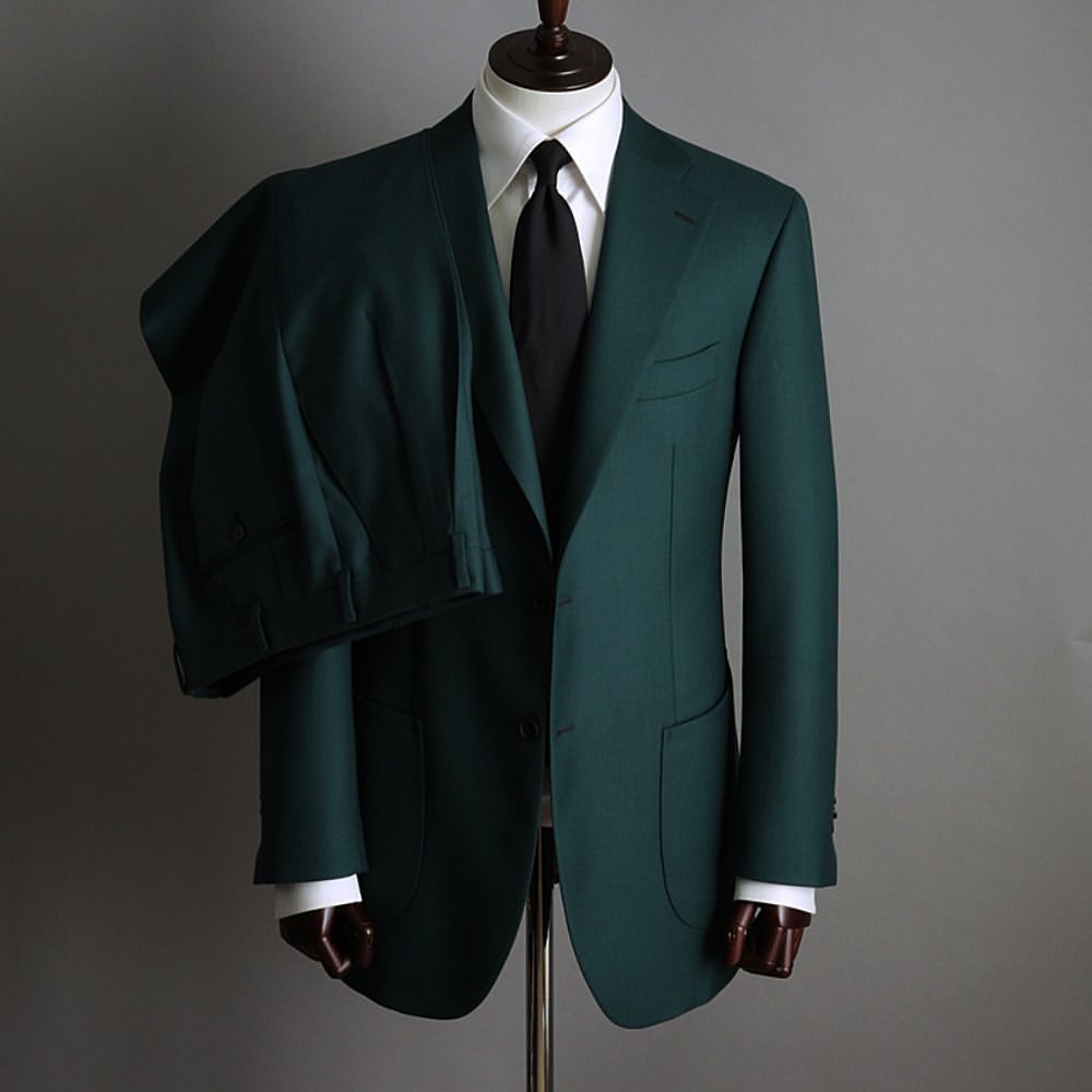 The Mayfair Green Suit – full view with trousers