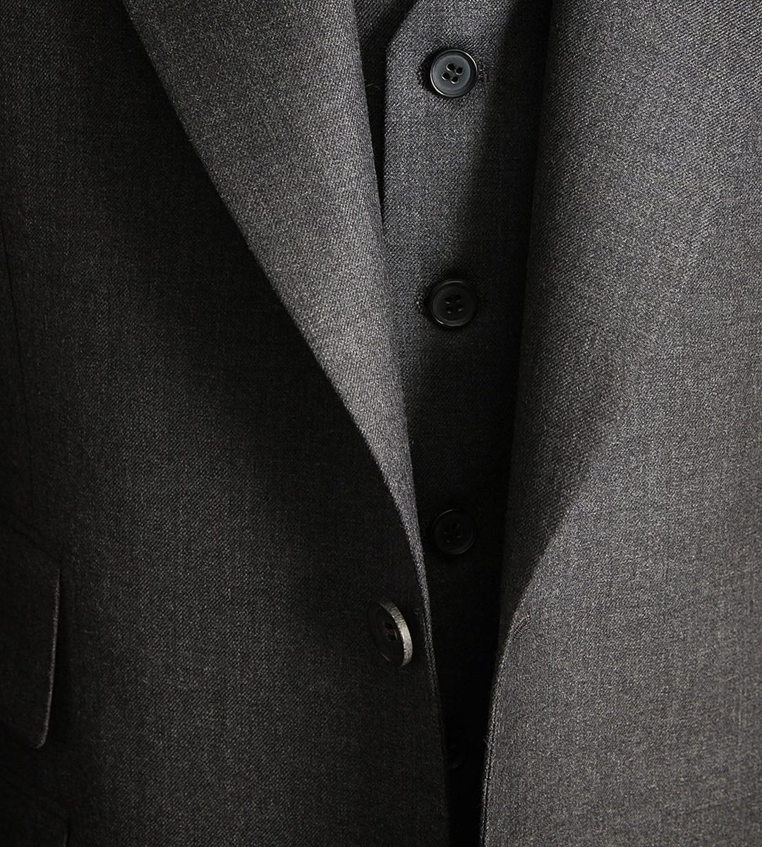 The Greyhall Three-Piece Suit - waistcoat detail